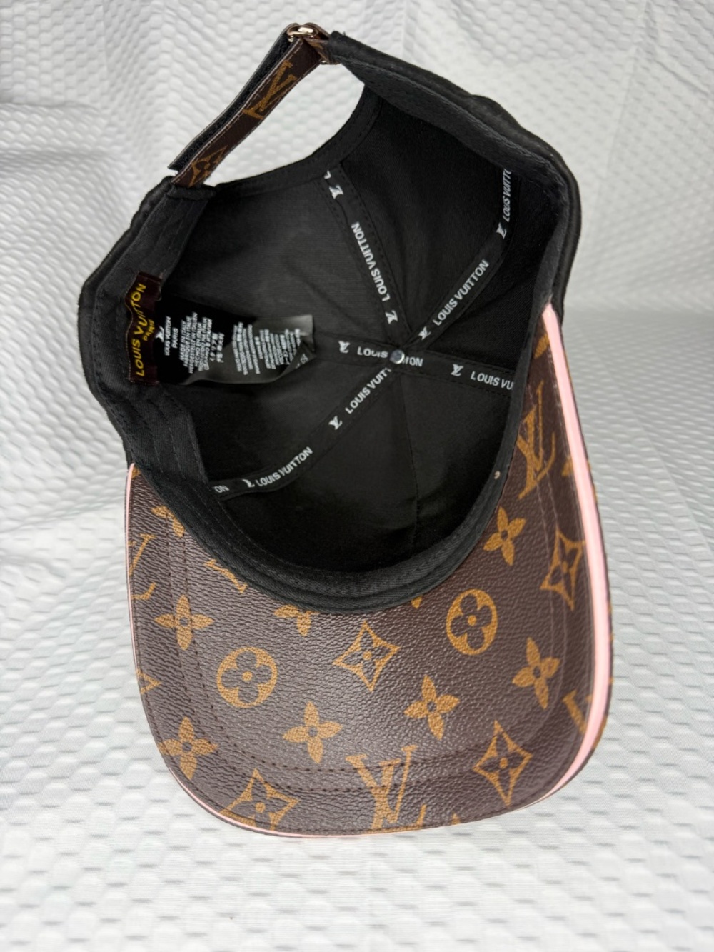 LOUIS VUITTON CAP OU PAS MONOGRAM CANVAS AND SUEDE CAP EXCELLENT - Picture 3 of 6